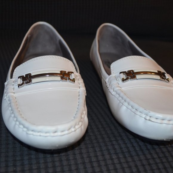 Life Stride (R) VELOCITY with Memory Foam Vienna Model White Metal Accents 8M - Picture 1 of 7